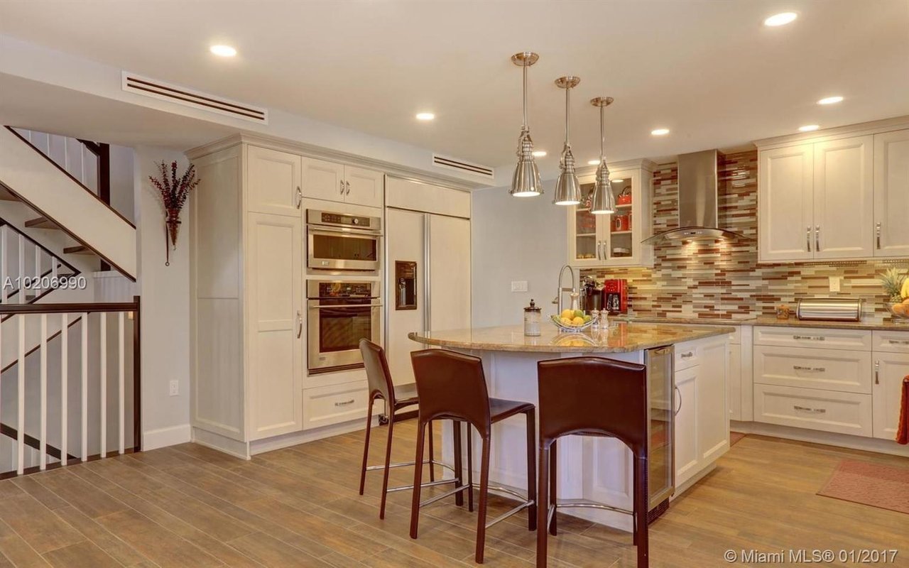 1223 Hillsboro Mile, #9