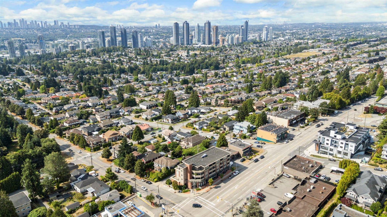 201-5688 Hastings Street, Burnaby