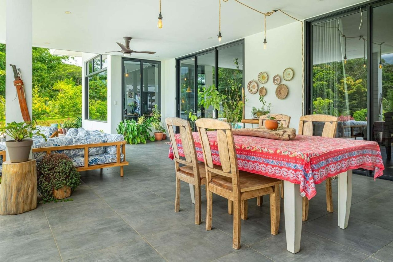 Casa Blanca, Stunning House Located in Ojochal