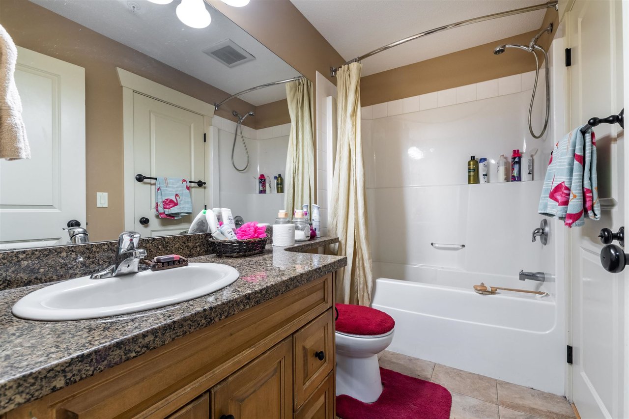 106-45893 Chesterfield Ave