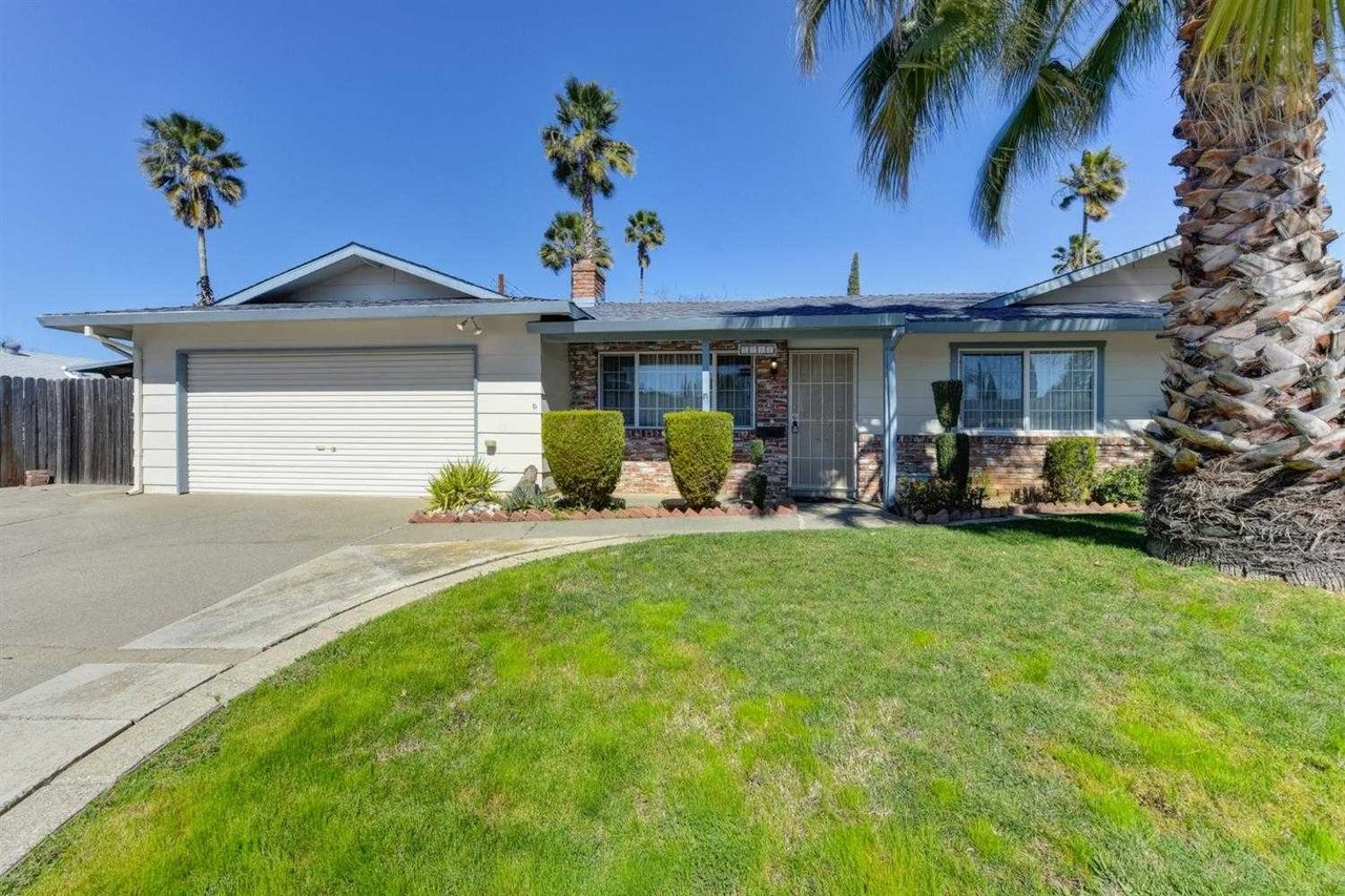7228 Escalante Way