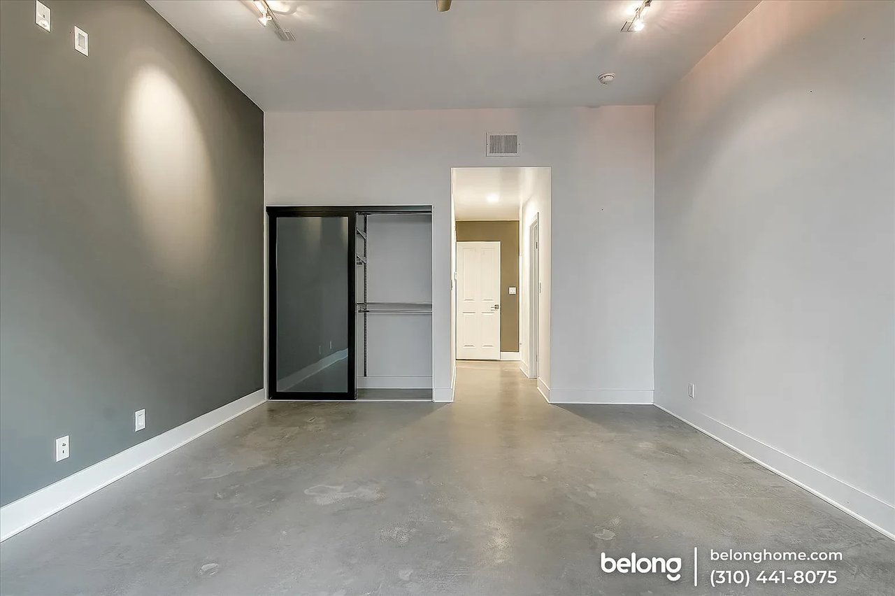 11755 Montana Ave APT 106