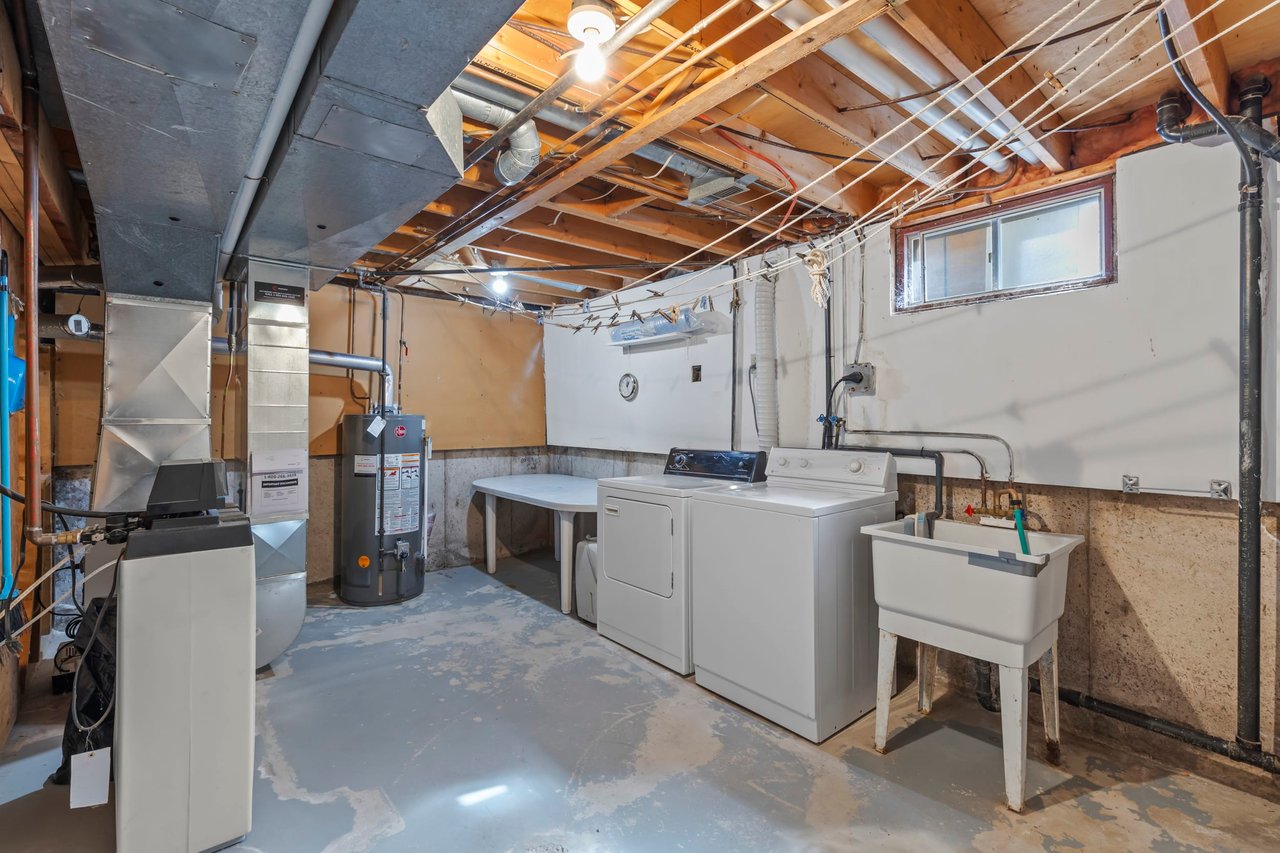 112 Graystone Cres