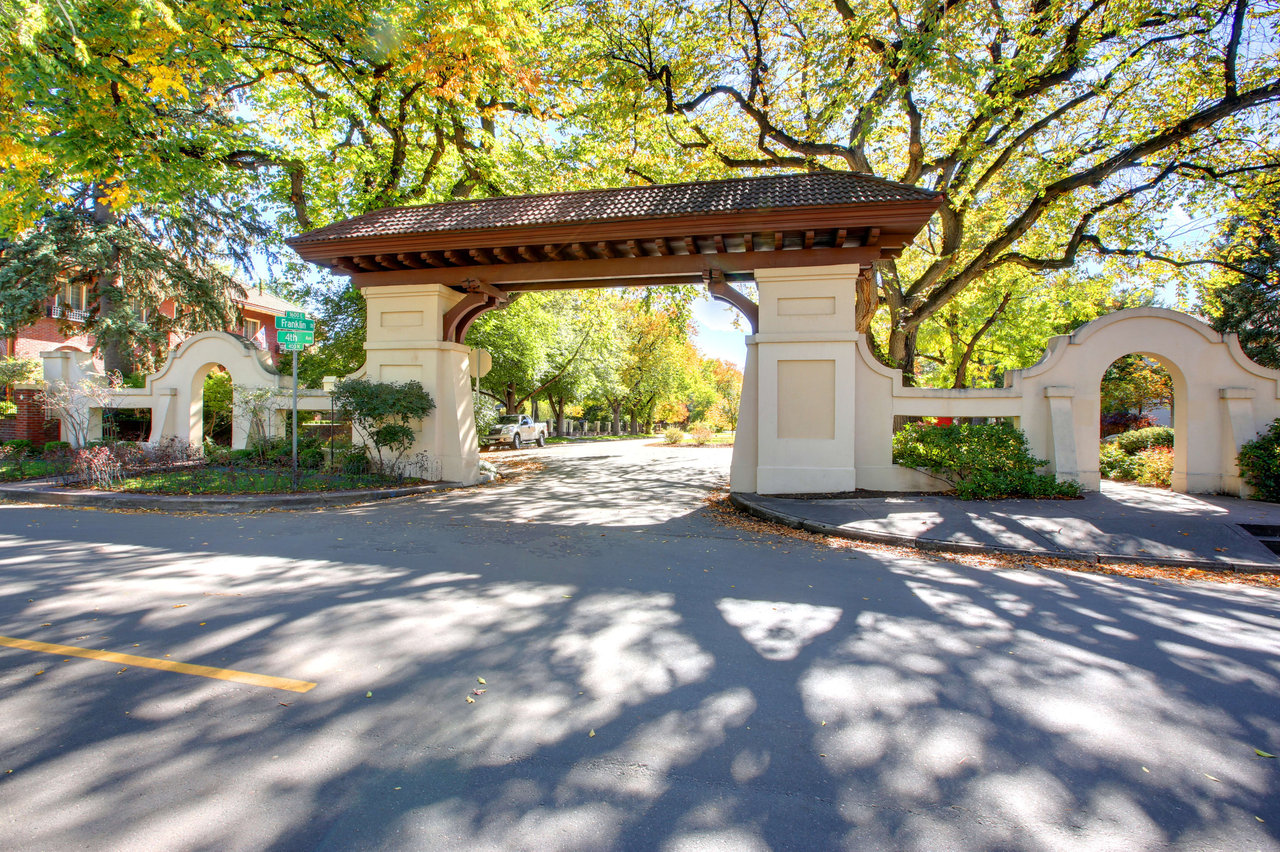 Country Club / Country Club North