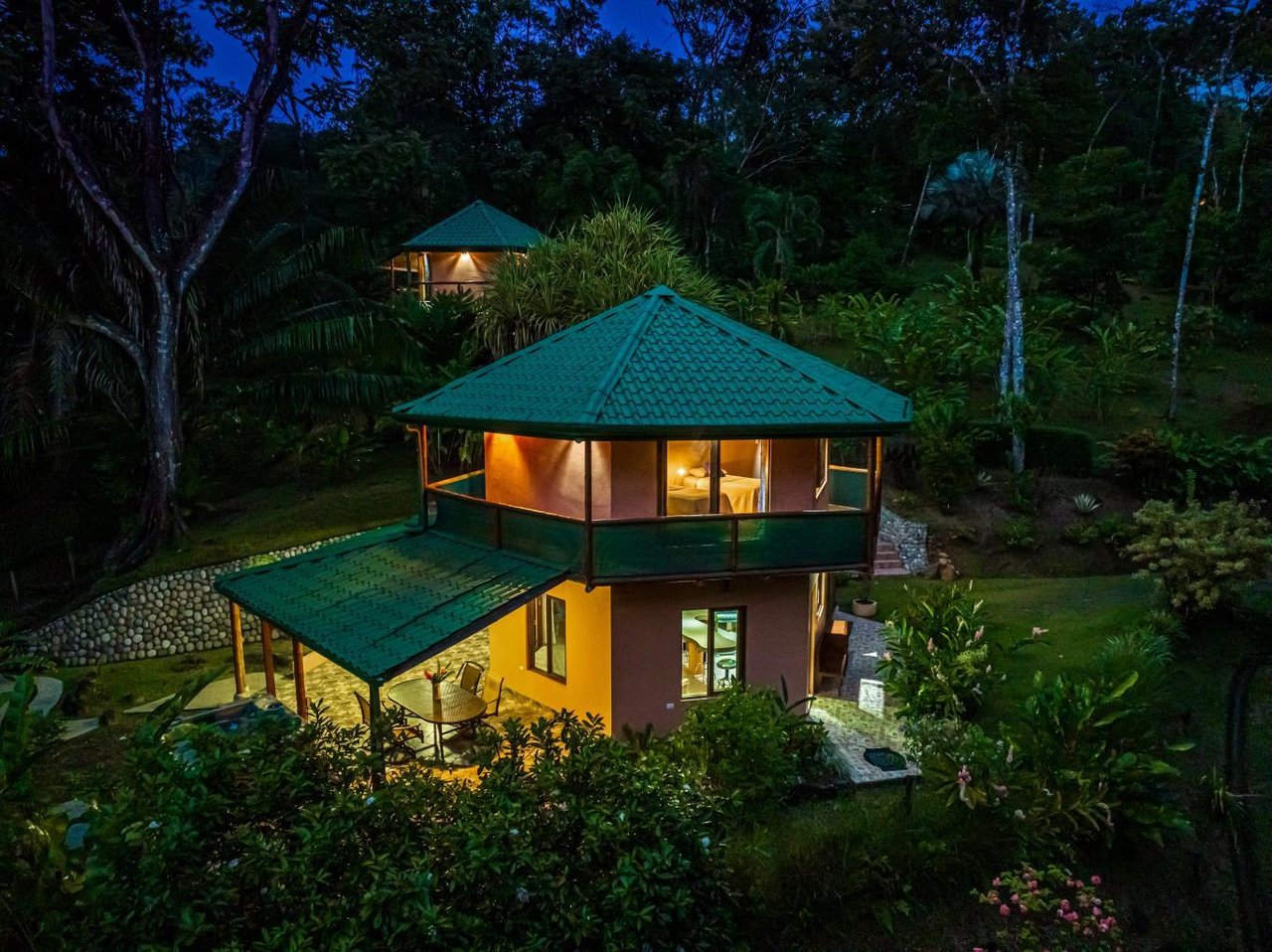 Uvita, Jungle Retreat Center on the Uvita River. Private and 17 Acres