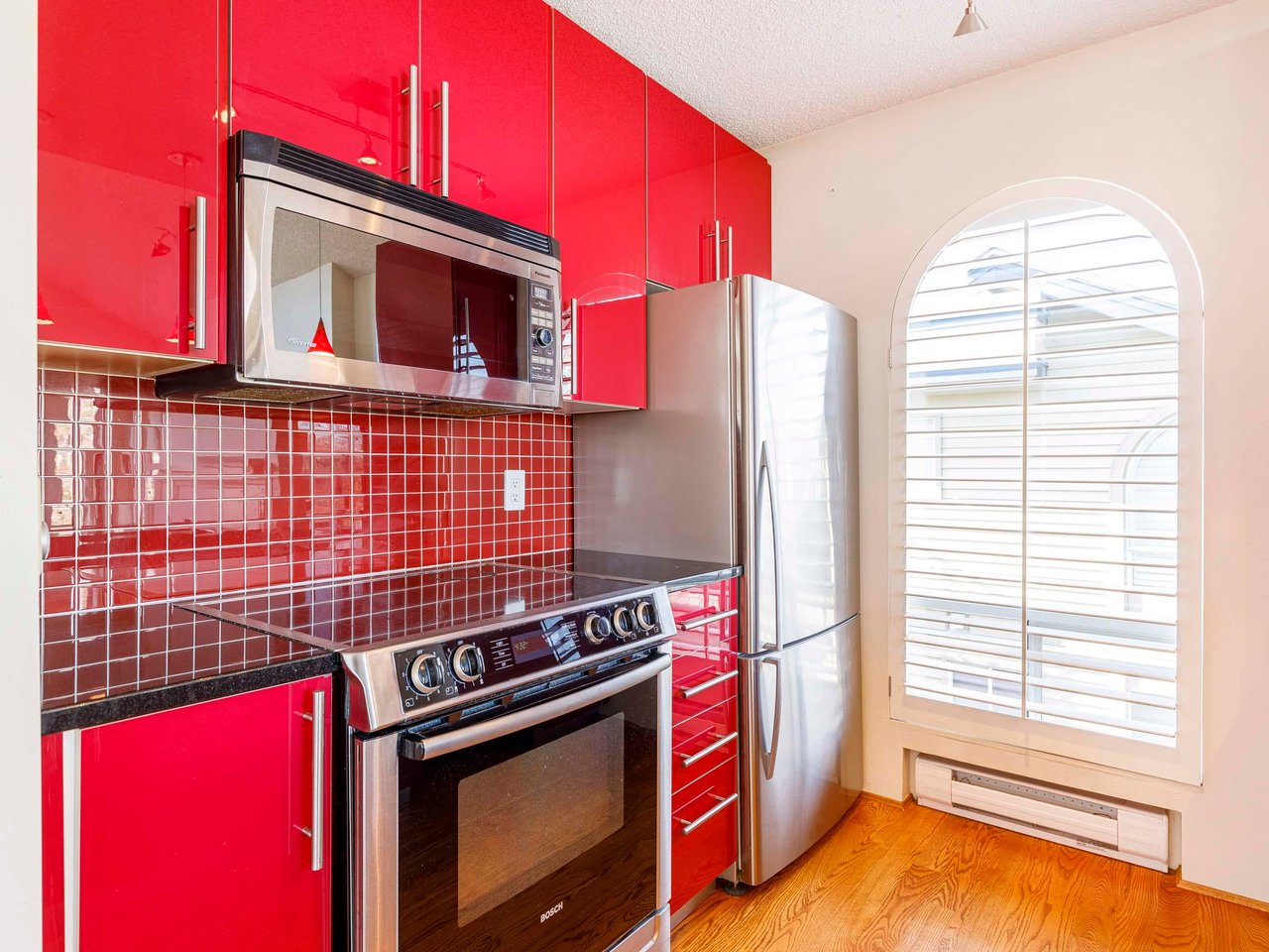 303-1100 W 7th Ave