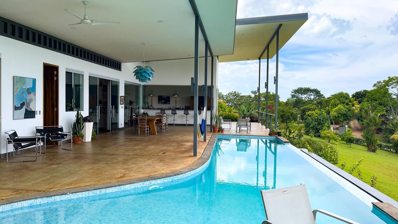 Captivating Estate with Stunning Views in Ojochal