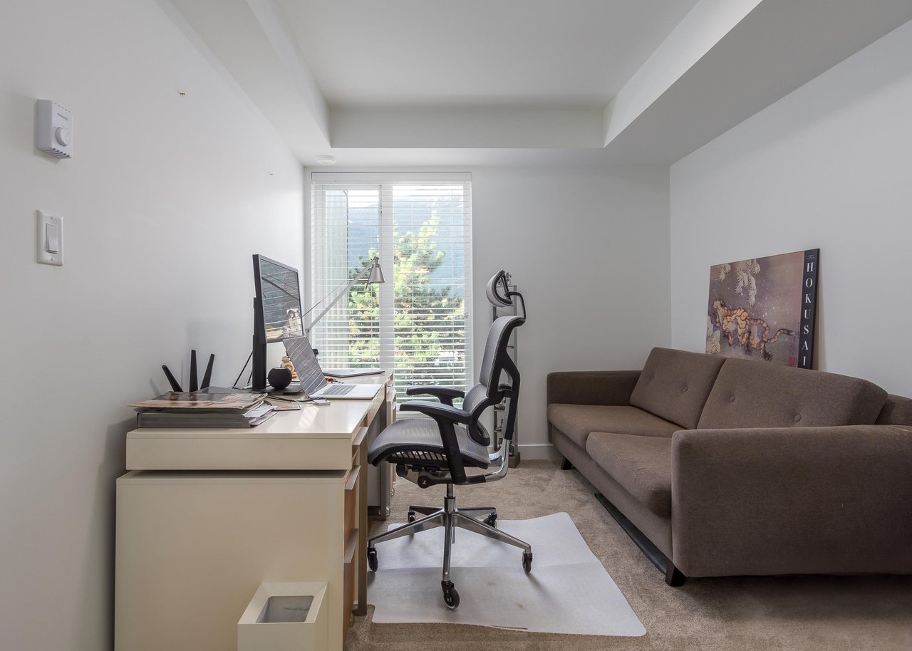401-1365 Pemberton Ave