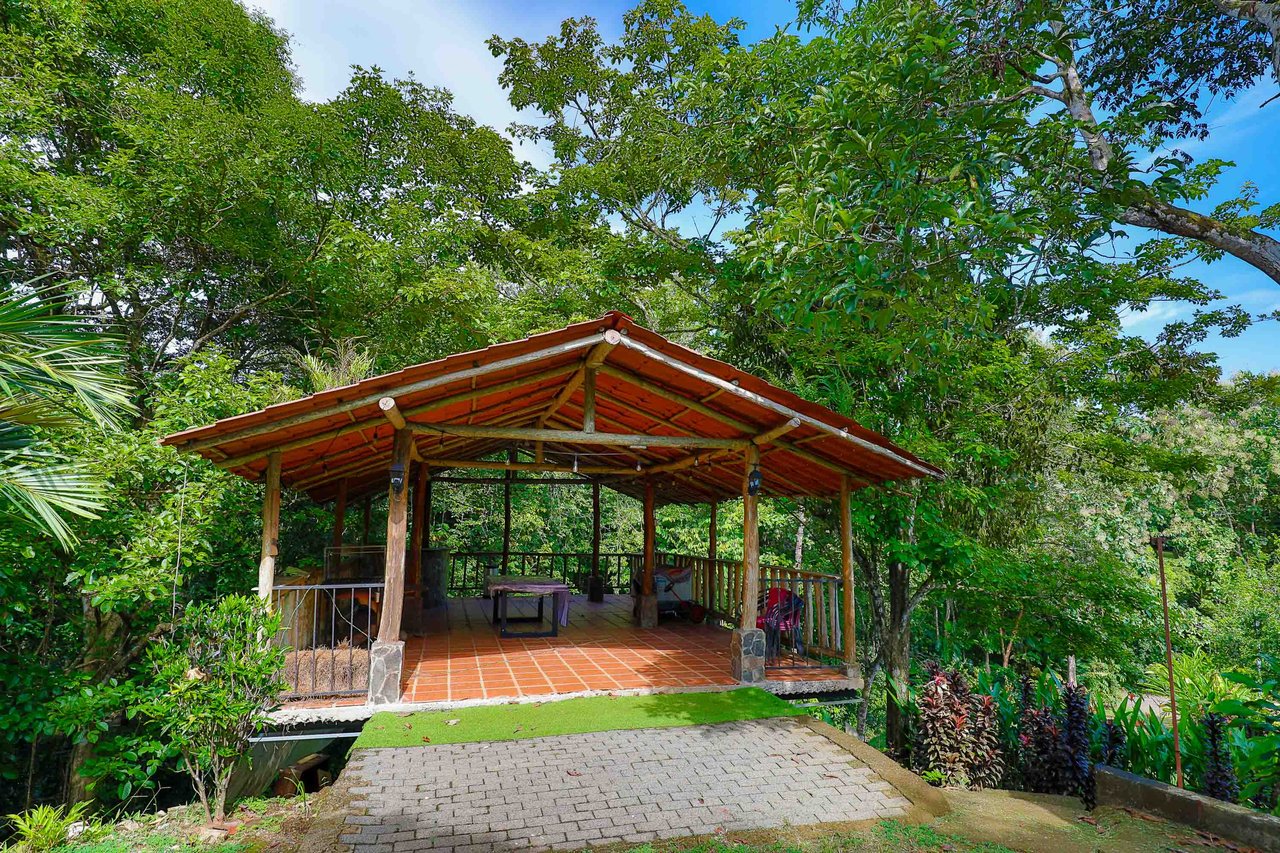 Tropical Paradise Farm in the Heart of Quepos