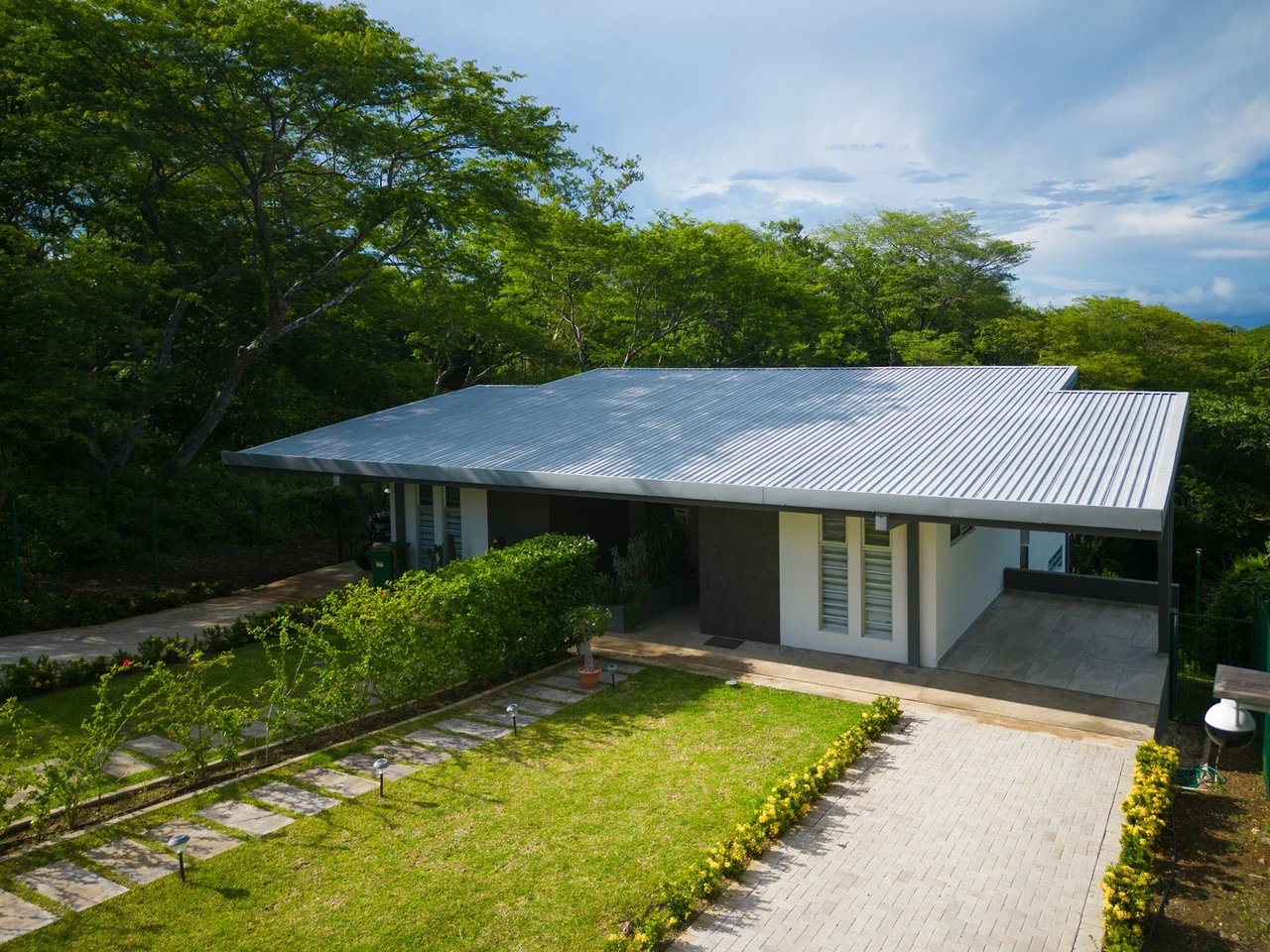 Valley view Duplex in Altos del Cacique