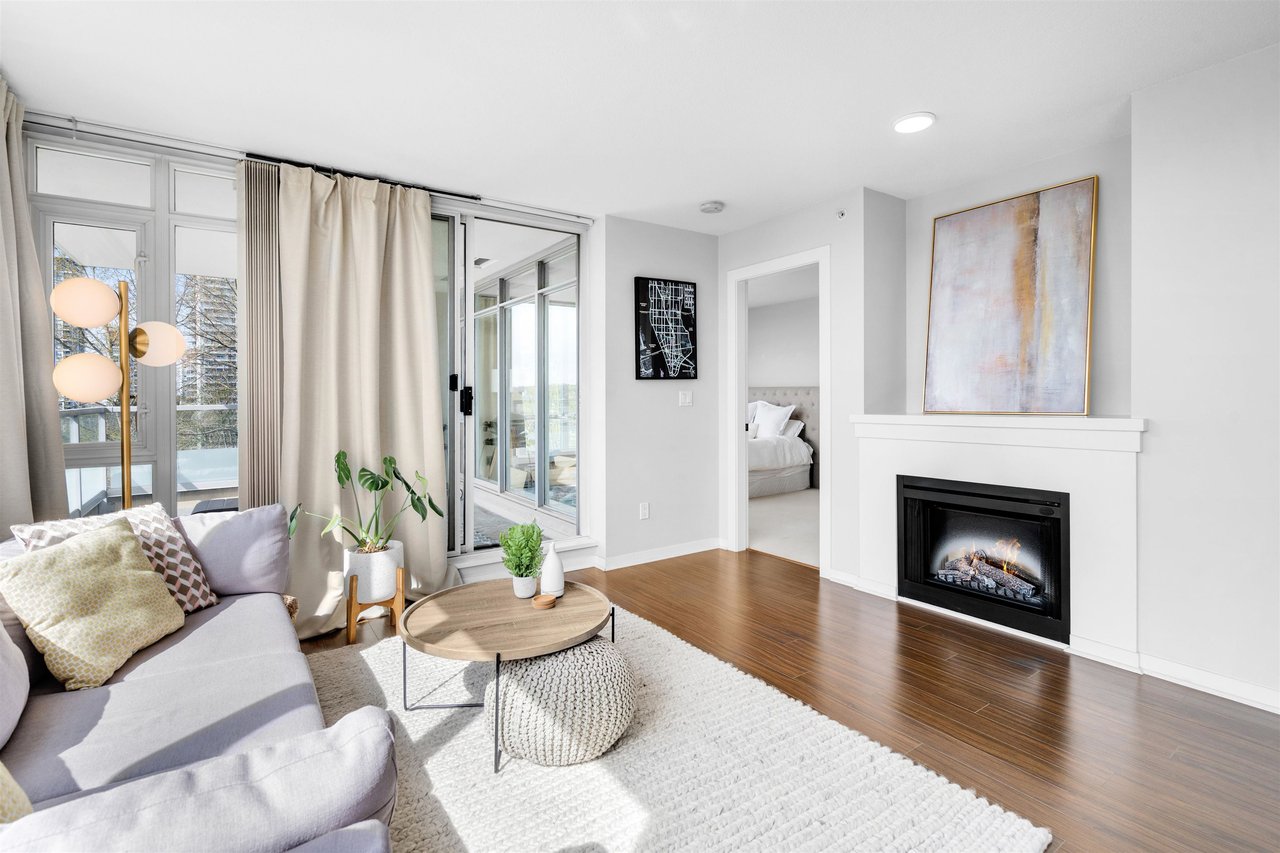 608-2133 Douglas Rd
