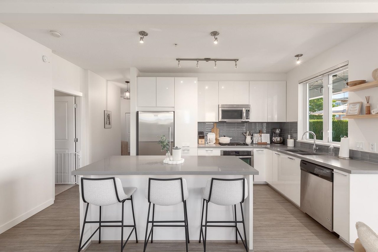 103-217 W 8th St