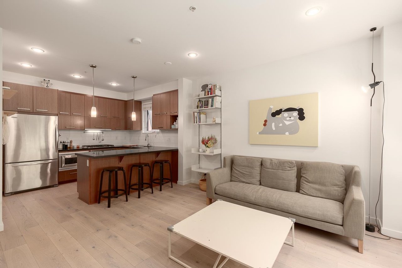 2711 Guelph St