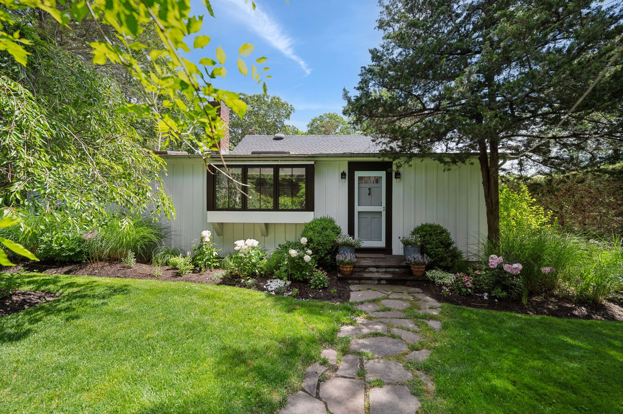 44 Jesse Halsey Lane