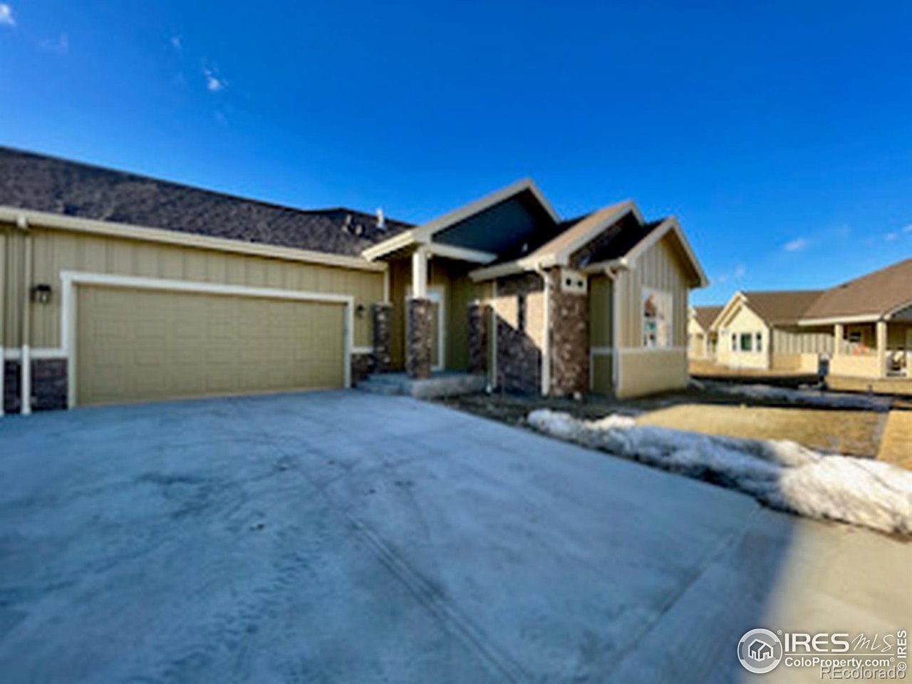 3717 Saguaro Dr