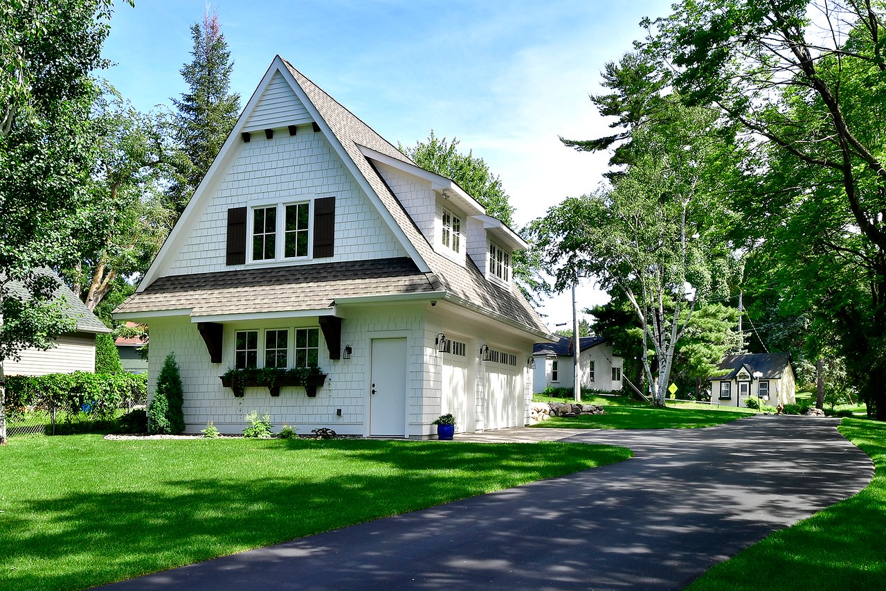 1928 Cottage Ln | Minnetonka Beach