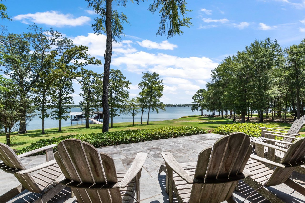 Discover Your Dream Lake Home in Dallas