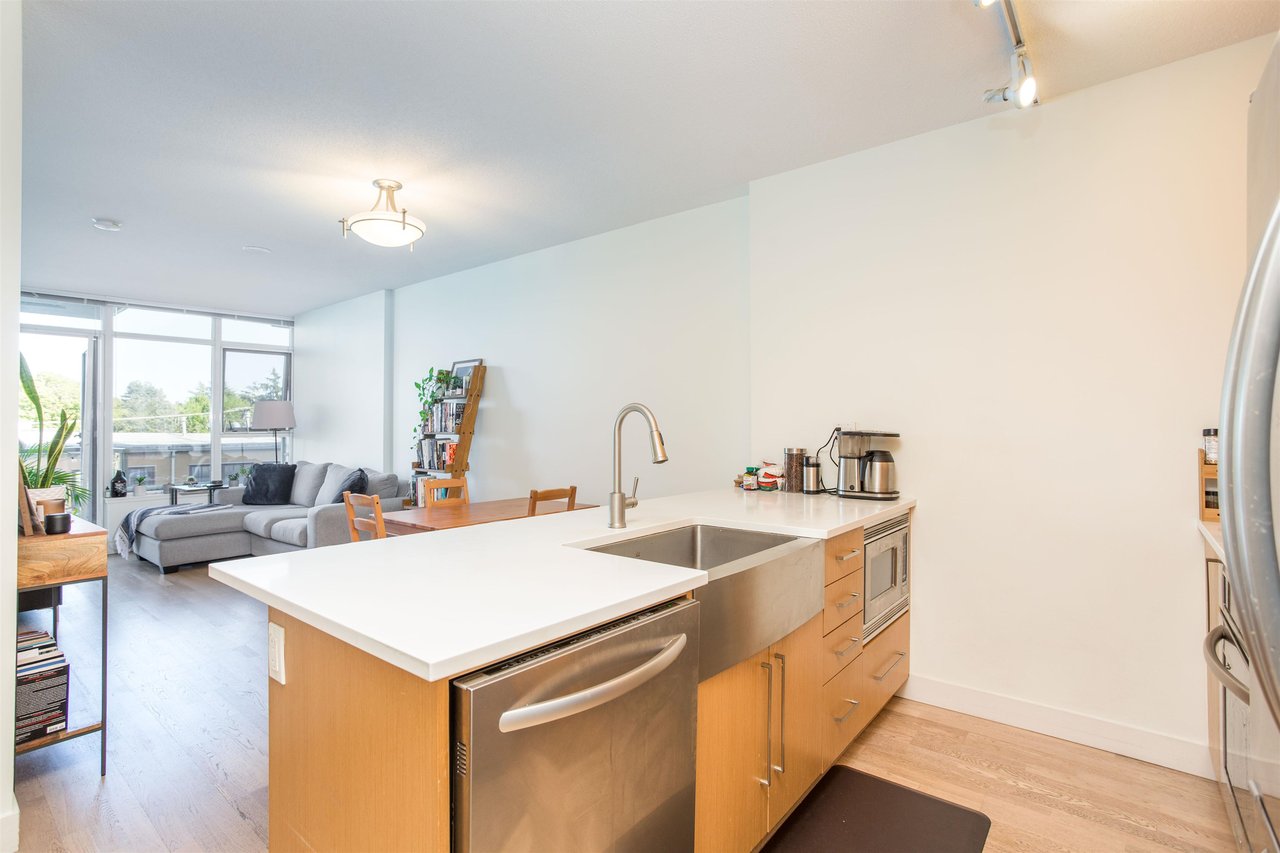 512-251 E 7th Ave