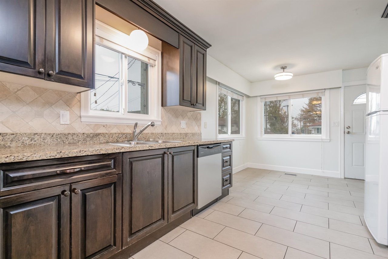 2019 E 45th Ave