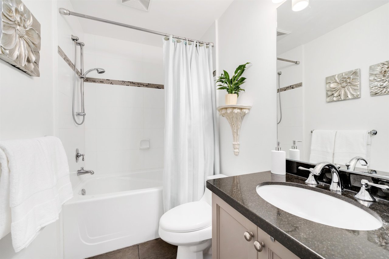 305-15389 Roper Ave