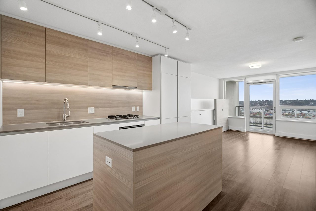 2103-908 Quayside Dr