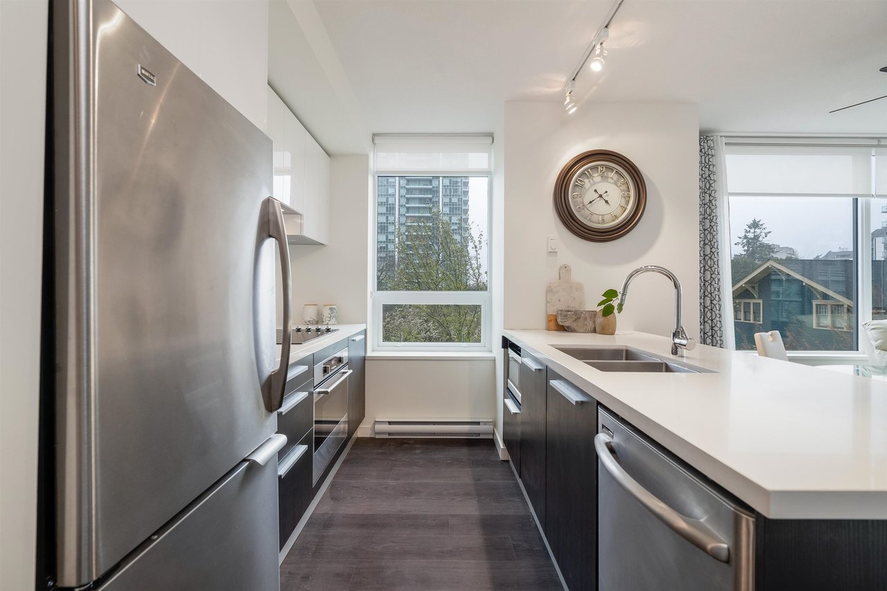 308-6333 Silver Ave