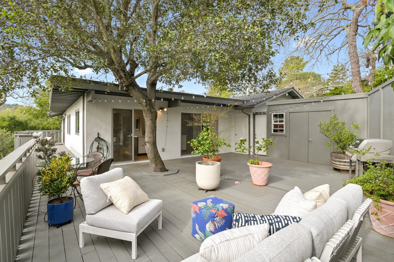 33 Bonnie Brae Dr