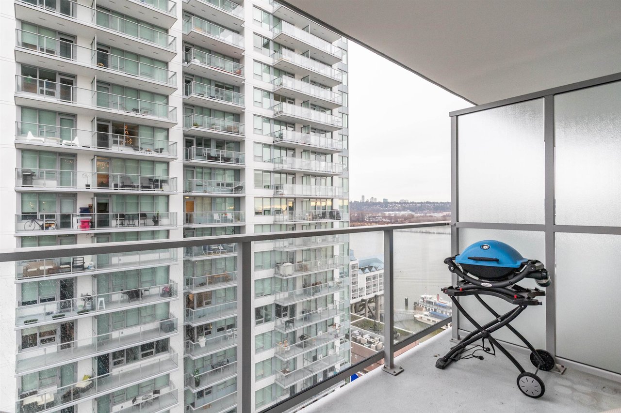 1705-988 Quayside Dr