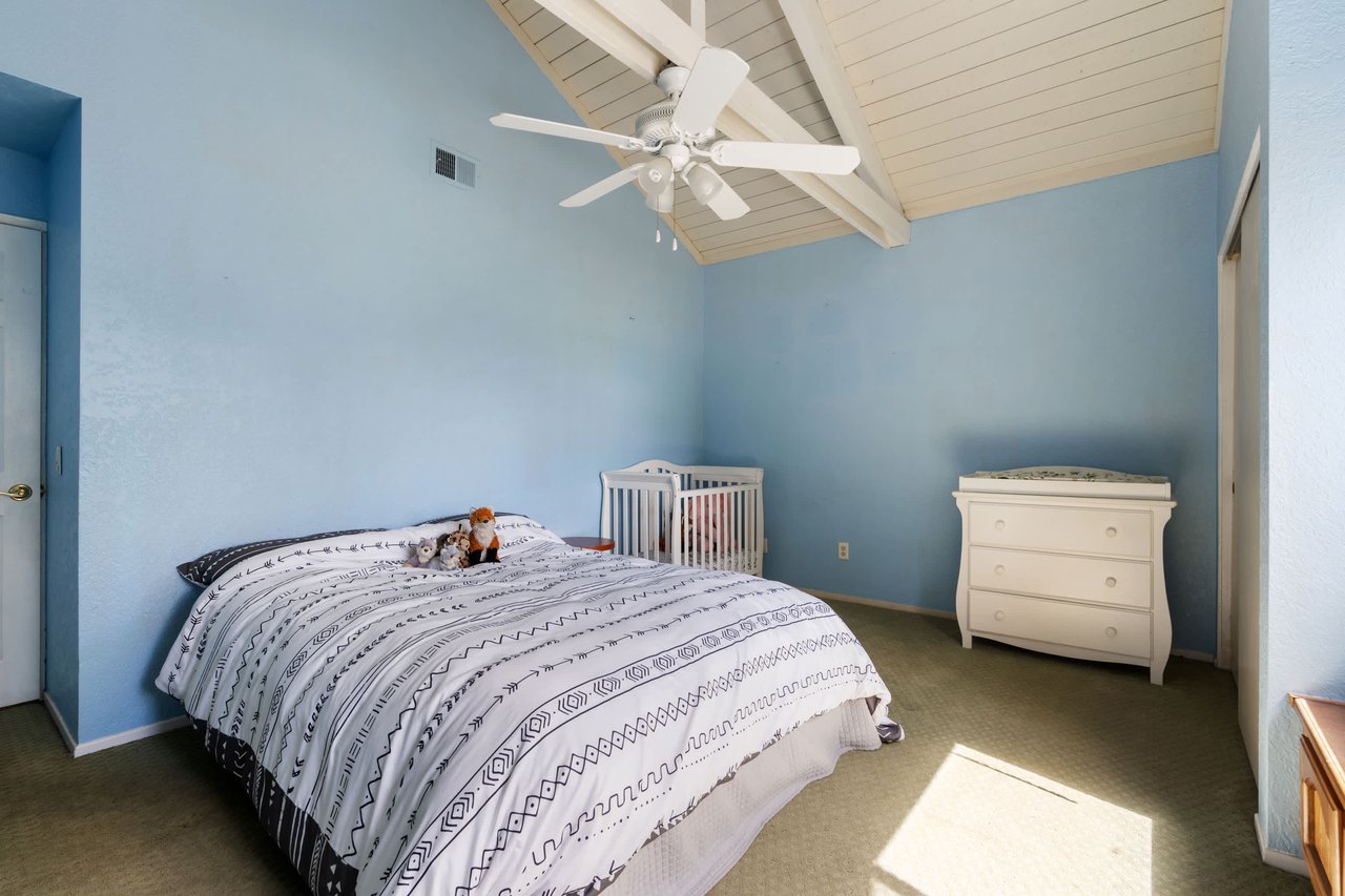 1002 Pepper Tree Ln