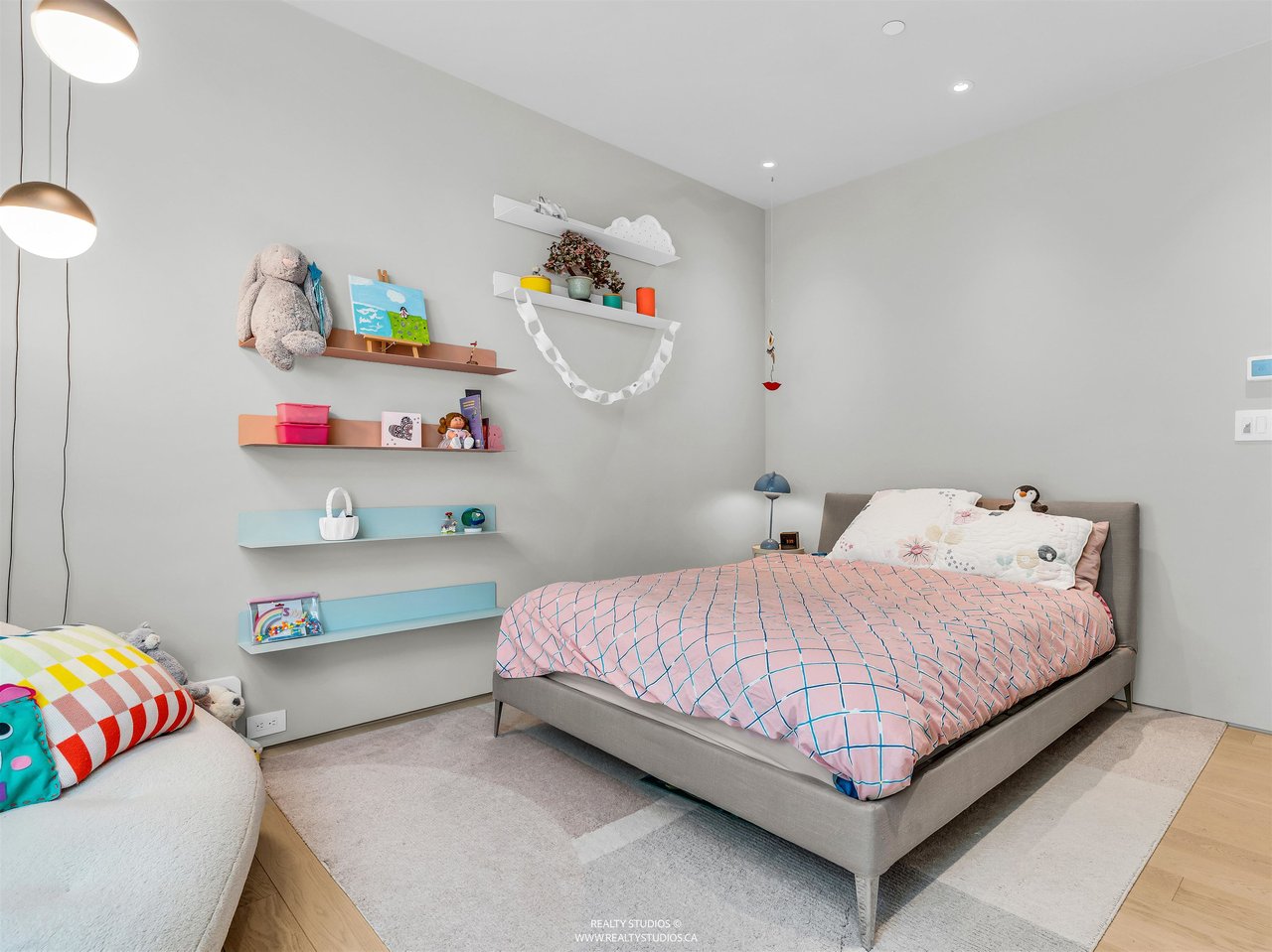 366 W 22nd Ave