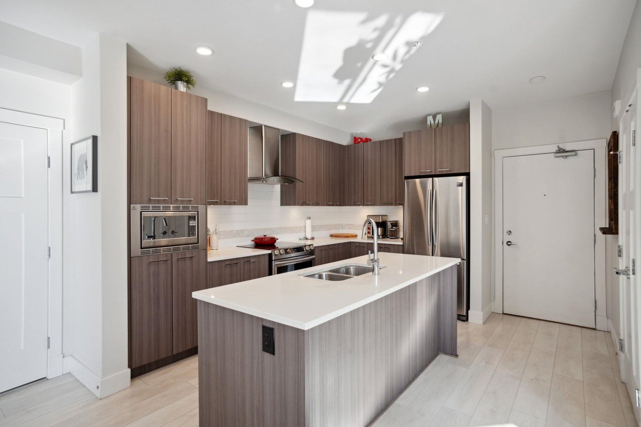 207-4690 Hawk Lane