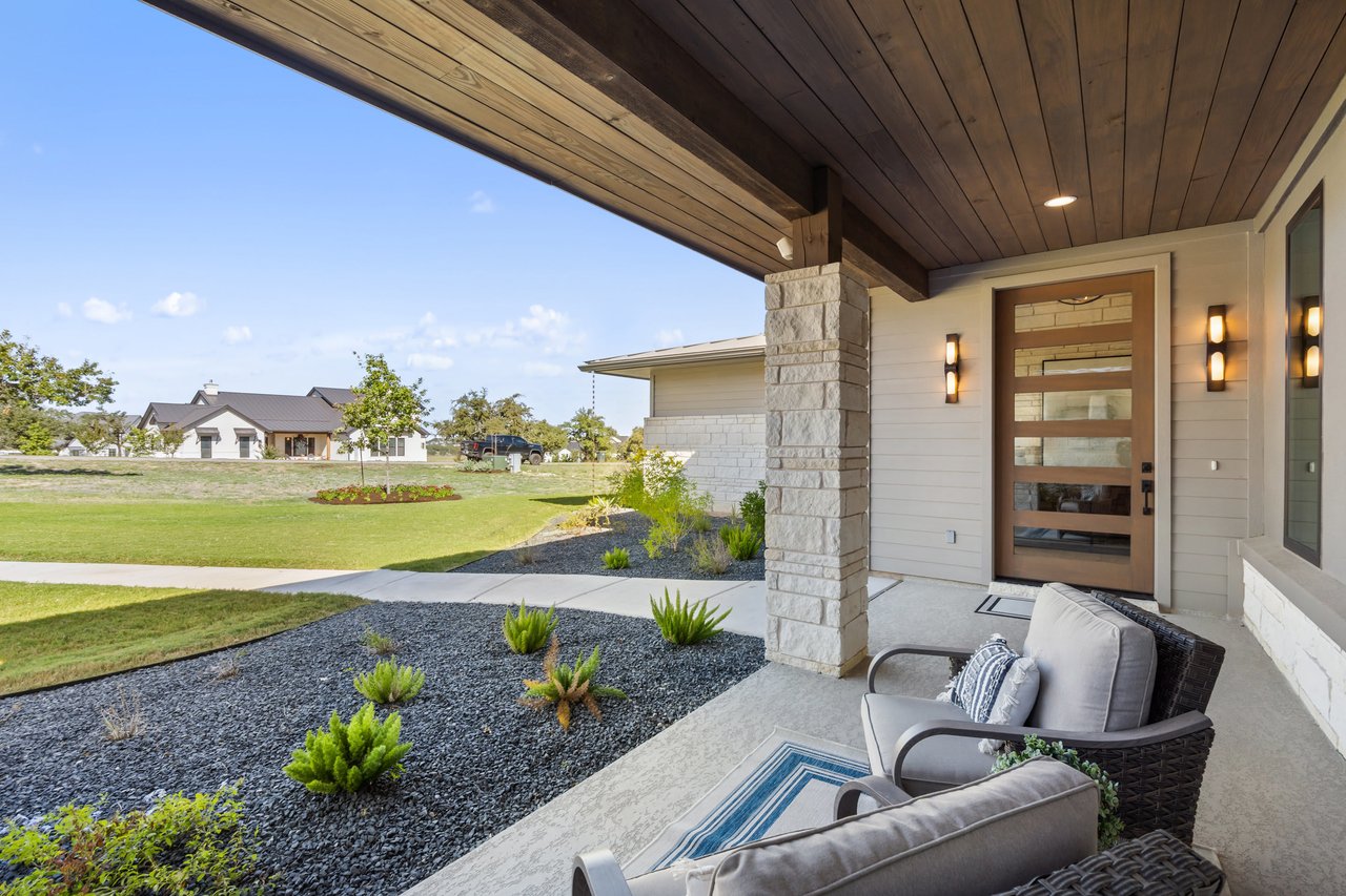 Bee Caves Single Story with Air Conditioned 2nd 2-Car Garage/ADU