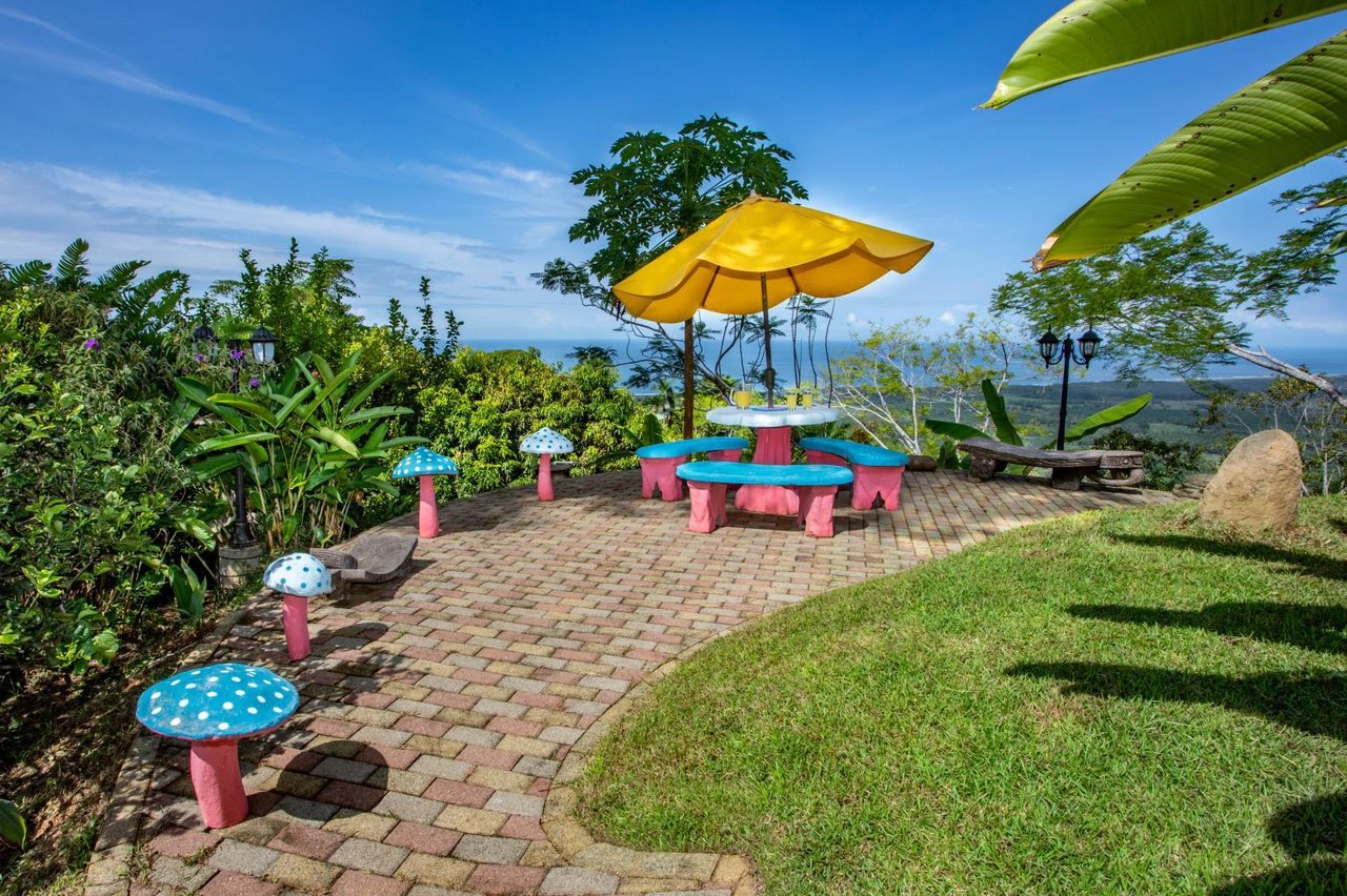 Incredible 7,000 Ft2 Ocean View Home With 200 Acre Reserve!