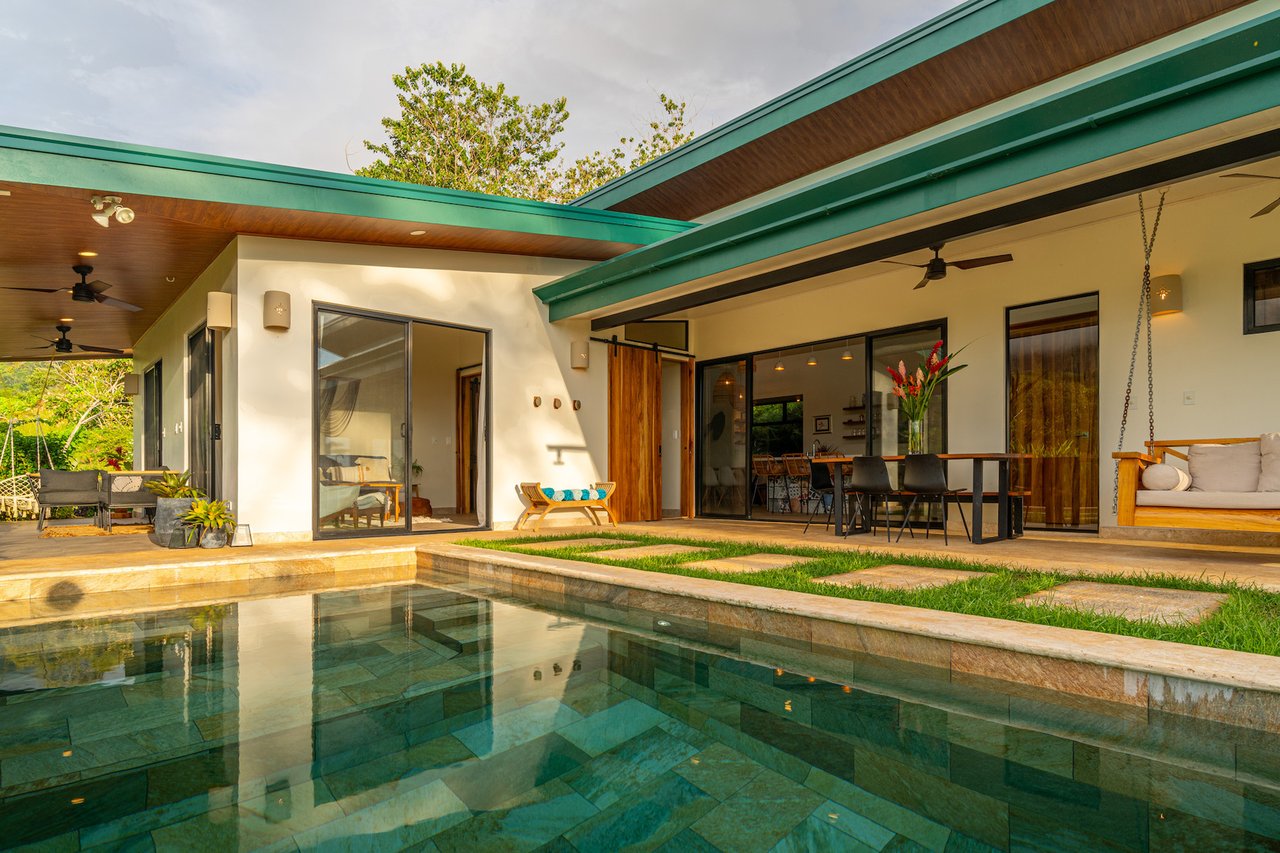Contemporary Home and Guest House, Ojochal, Puntarenas