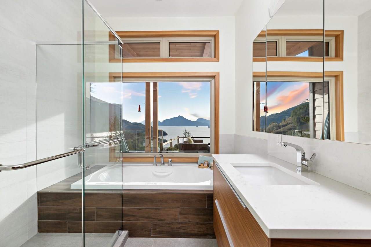 1090 Goat Ridge Dr