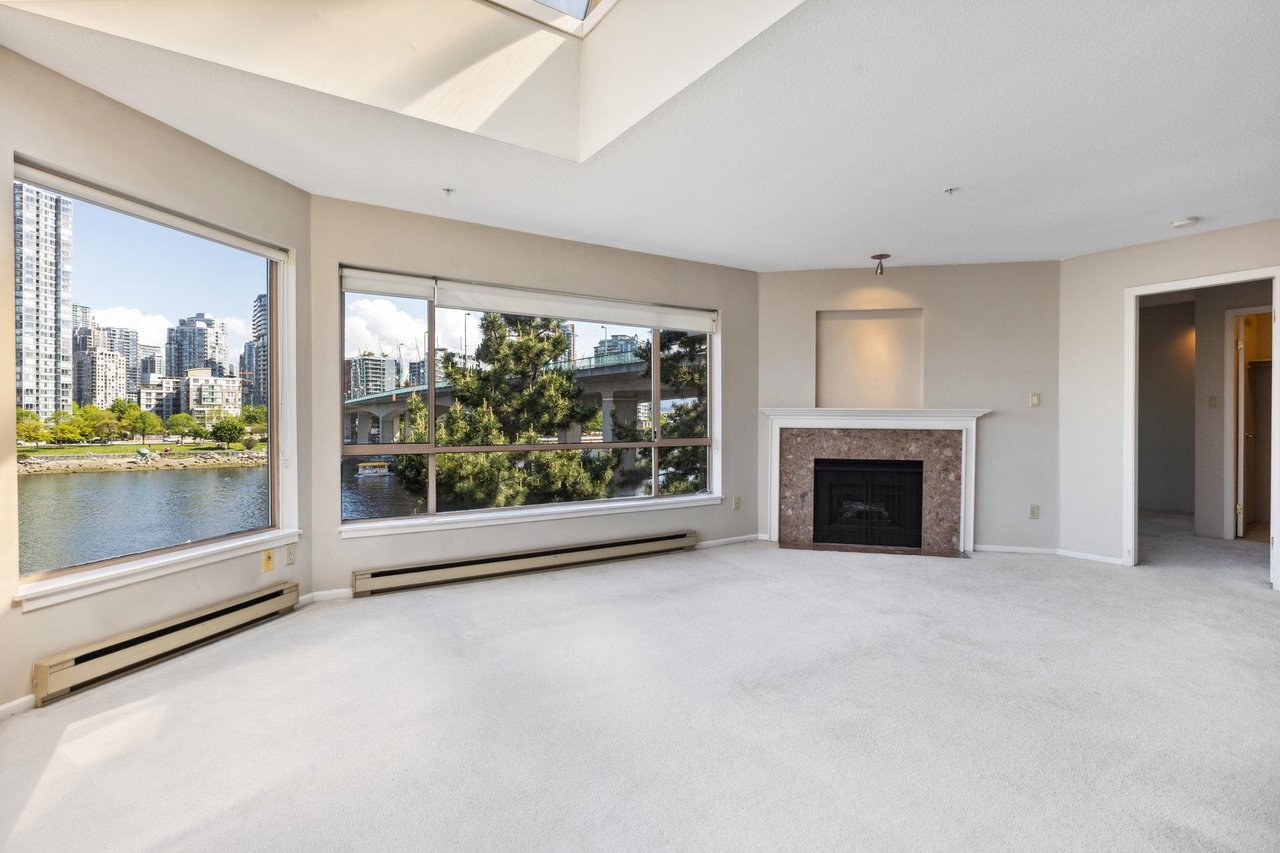 PH2-1859 Spyglass Pl