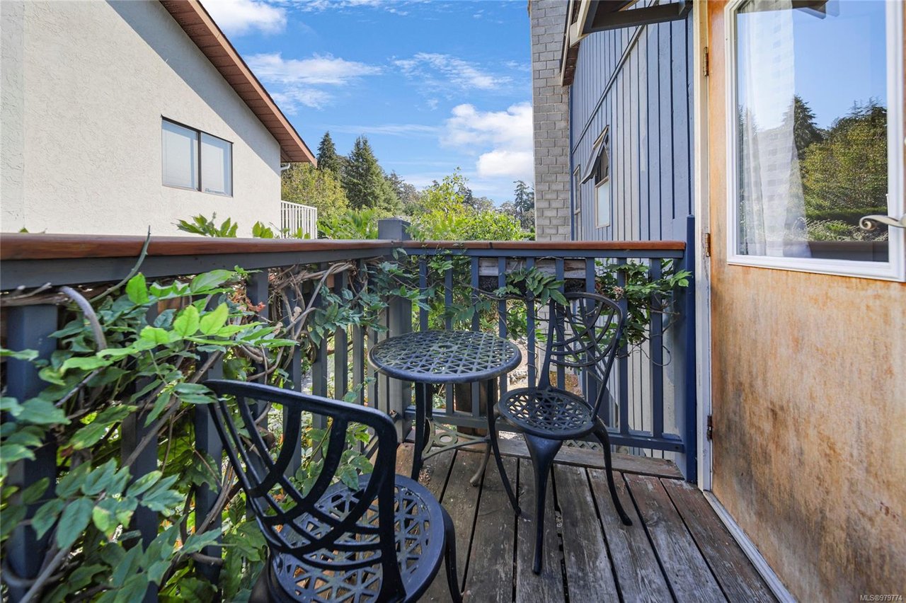 903 Graythorpe Pl