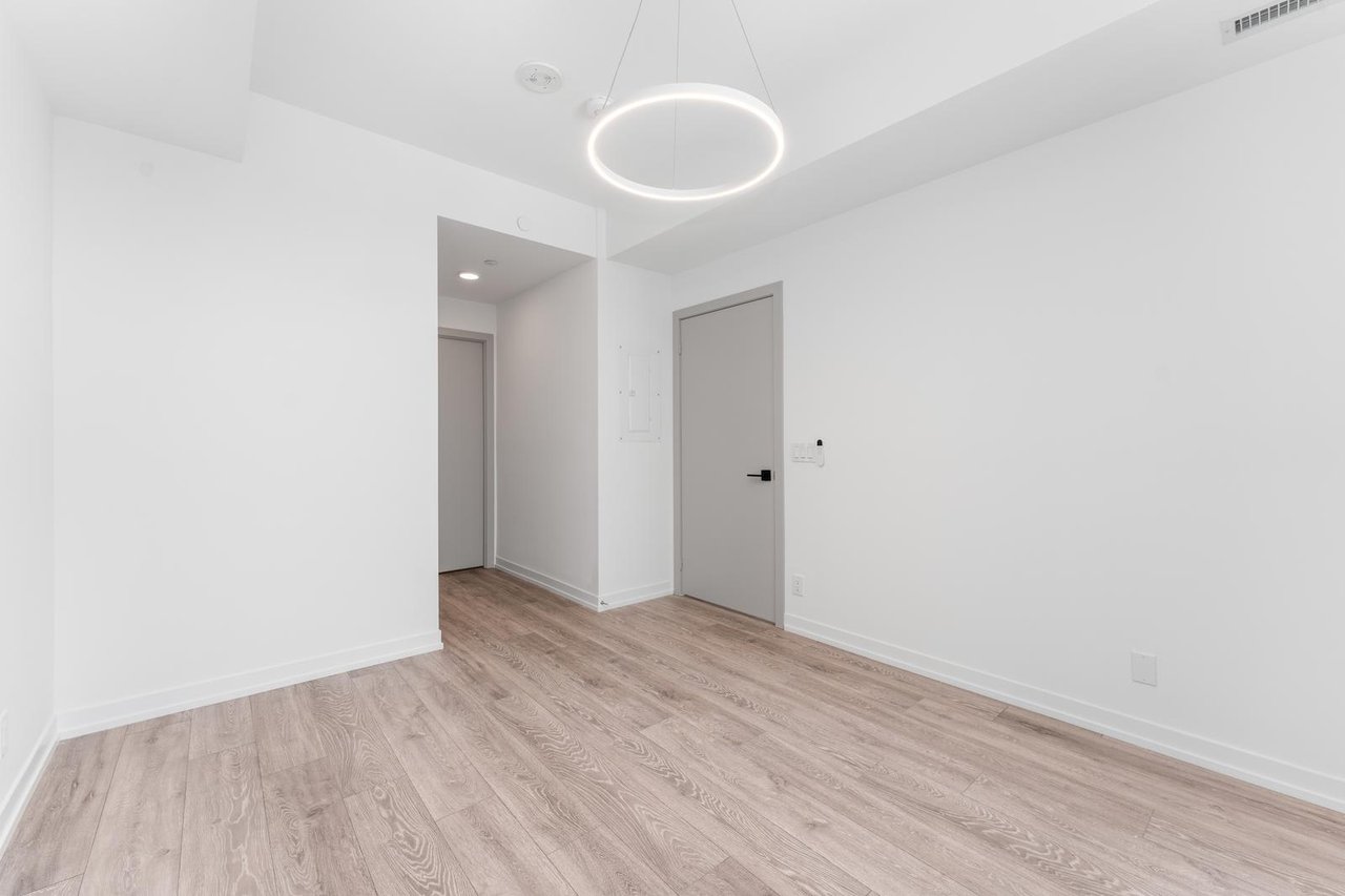 2020 Bathurst St Unit: 1121