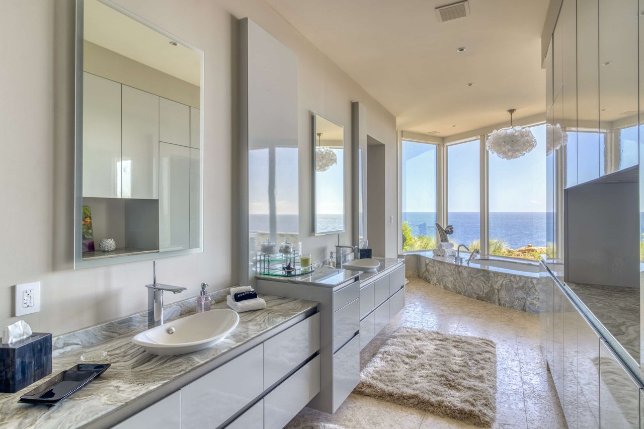 Halo Villa