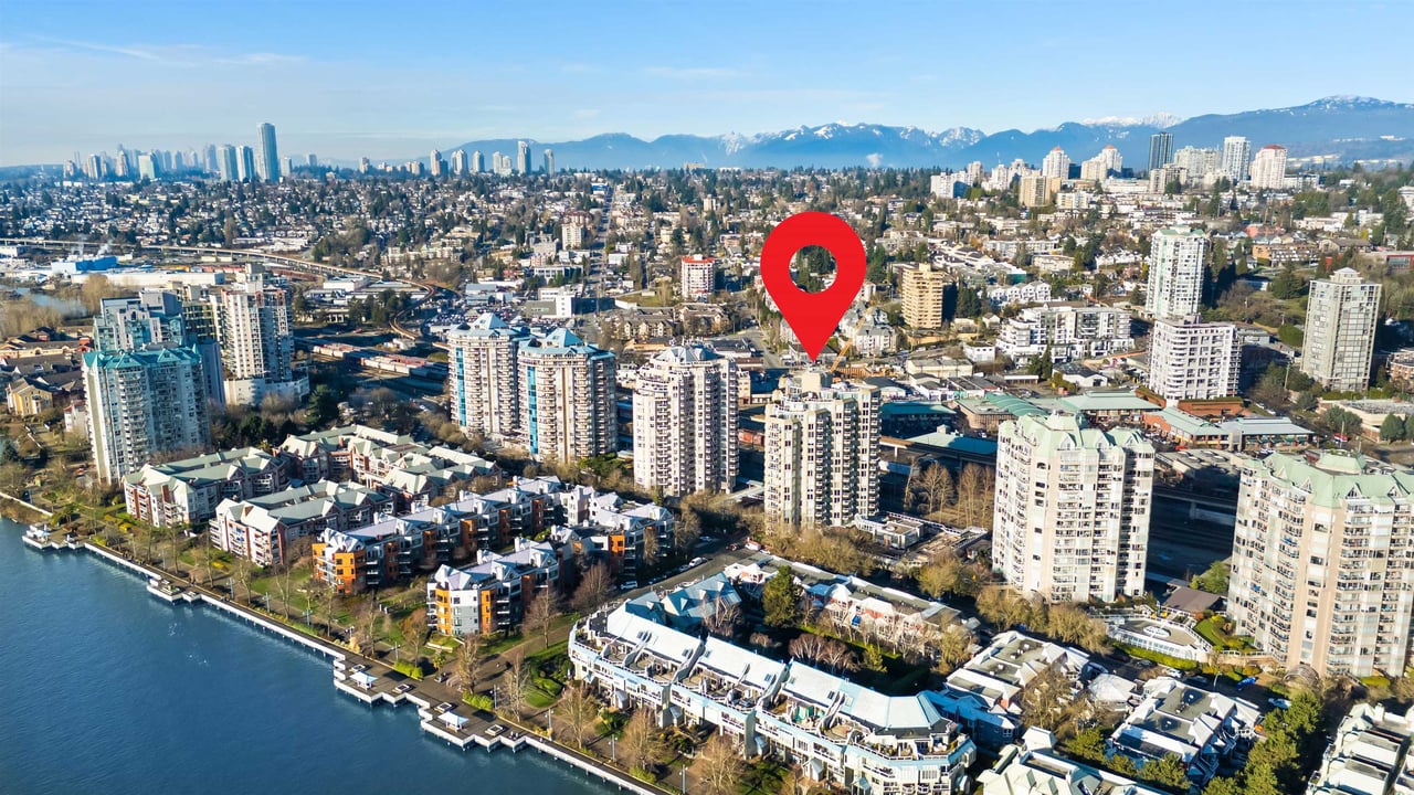 1604-1135 Quayside Dr