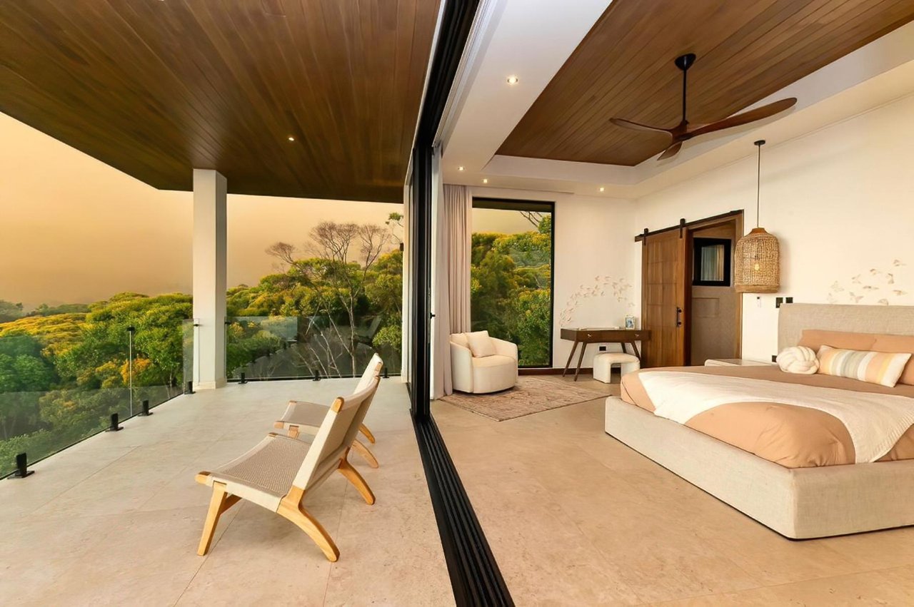 Solar Powered Oceanview Estate, Dominical, Puntarenas