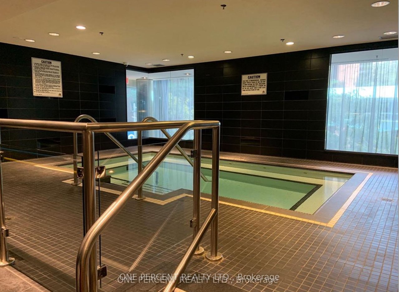 28 Ted Rogers Way 1109