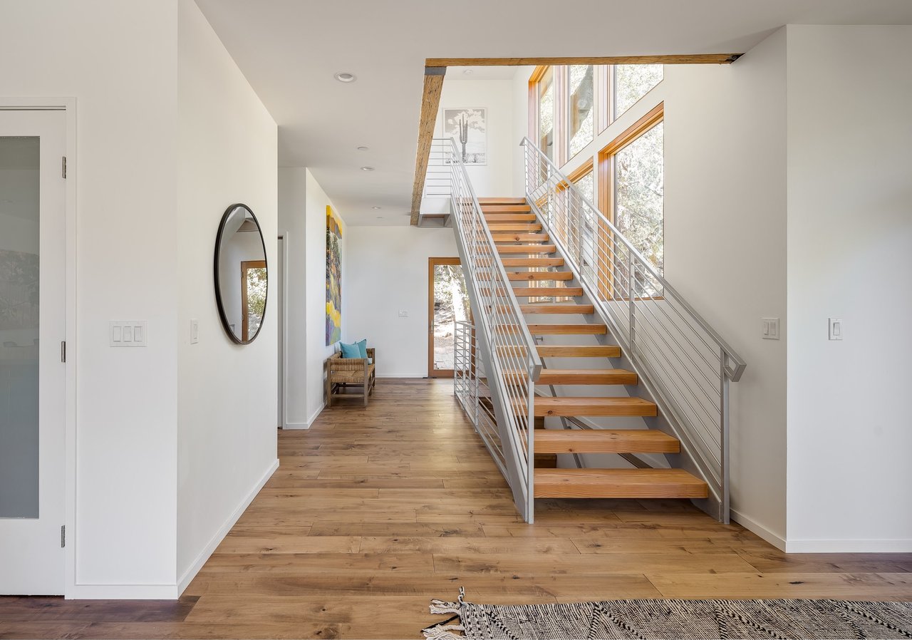 Modern Home with Organic Materials and Crisp Lines- Represented Buyer