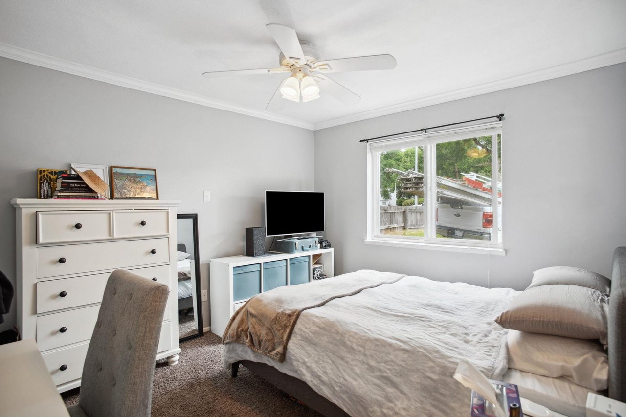 18348 63a Ave