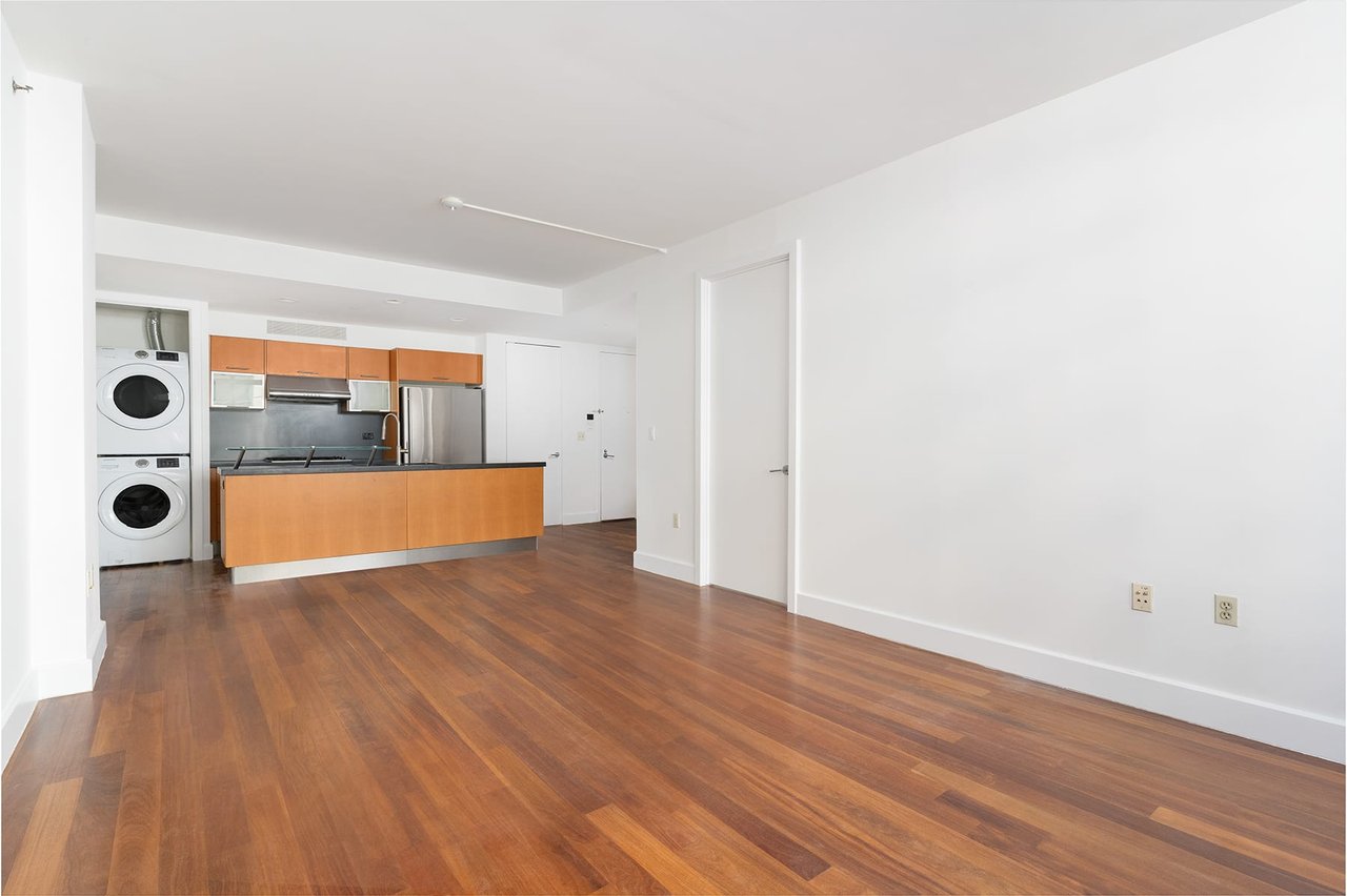 84 Front St #5C