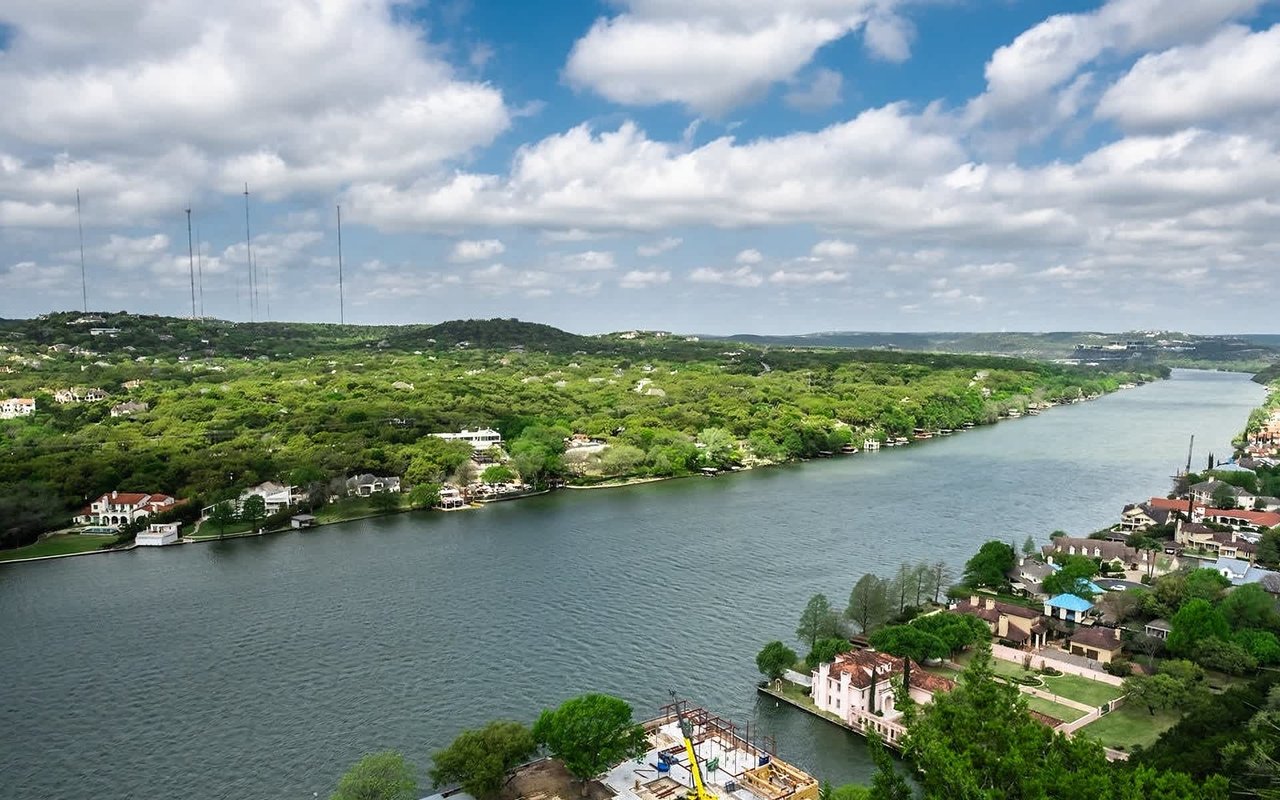 4 Gorgeous Pools + Lakefront Homes