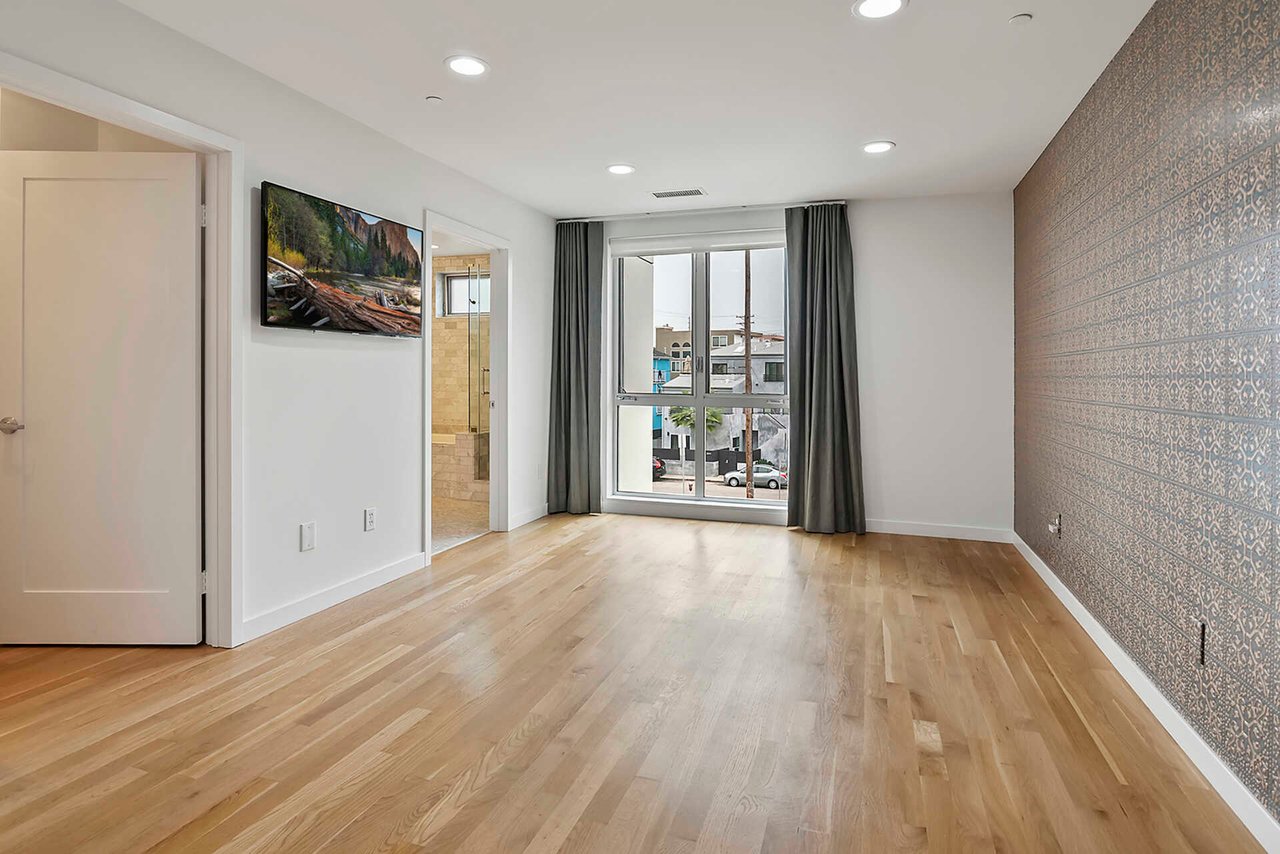 310 WASHINGTON BLVD Unit: 804