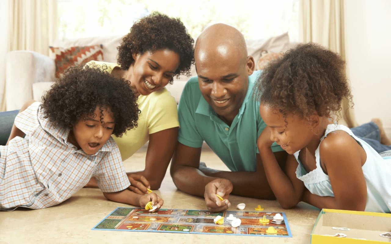 14 Fun Things to Do with the Kids When It’s Cold Outside