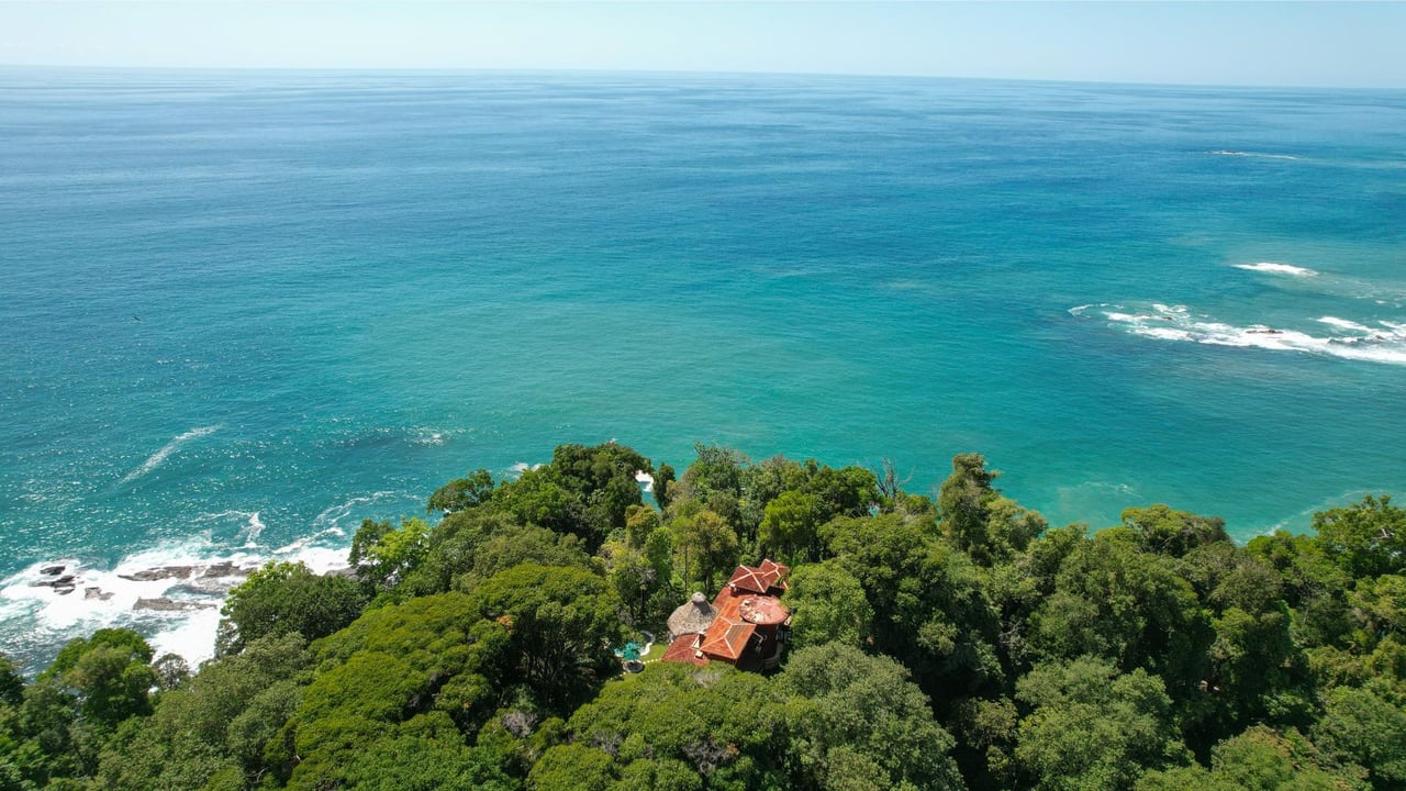 Colonial Oceanfront Estate, Dominical, Puntarenas