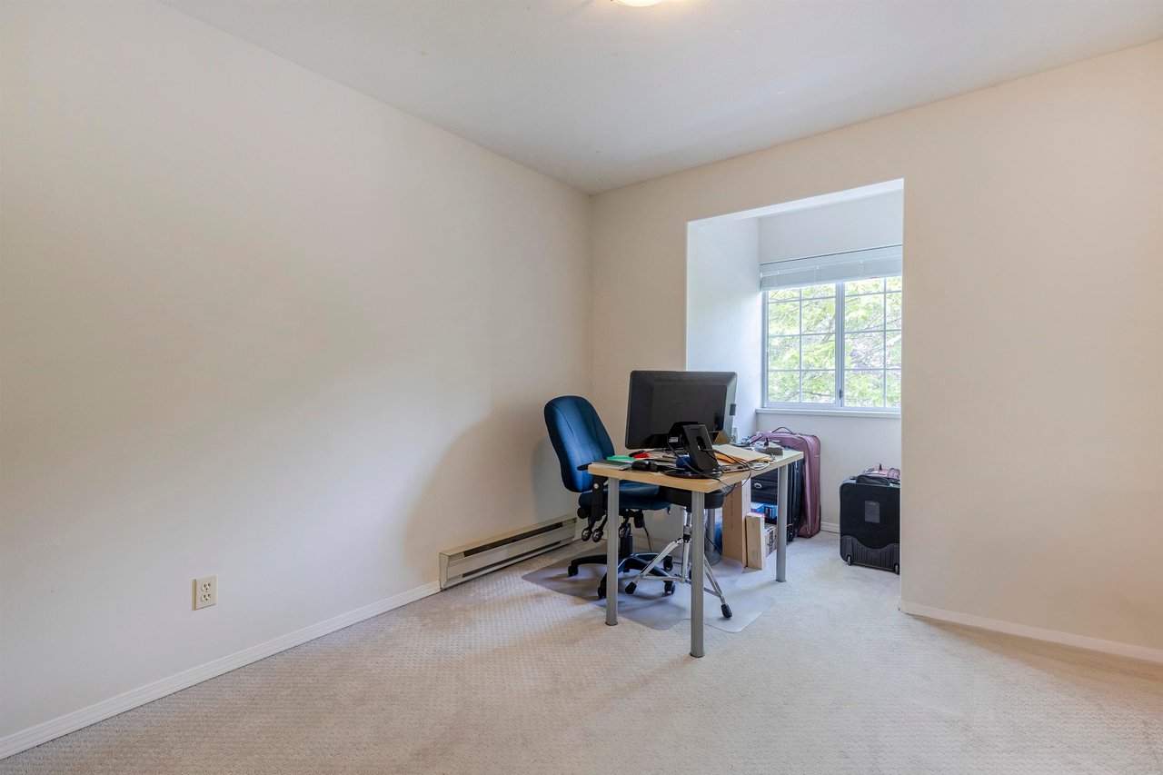 1037 Tobermory Wy